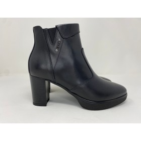 513800 - Scarpa - Nero Giardini