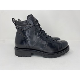 501010 - Scarpa - Nero Giardini